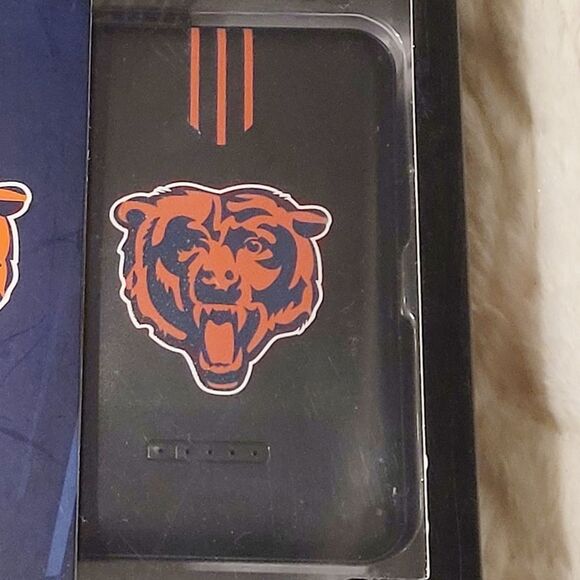 NFL Chicago Bears Wireless Charging Power Bank 5K mAh 10 Watt Suction Cups New - Picture 2 of 10